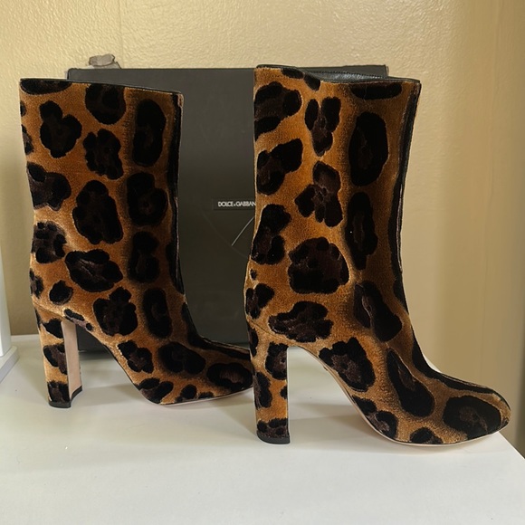 Dolce & Gabbana Shoes - Brand new D&G booties!
